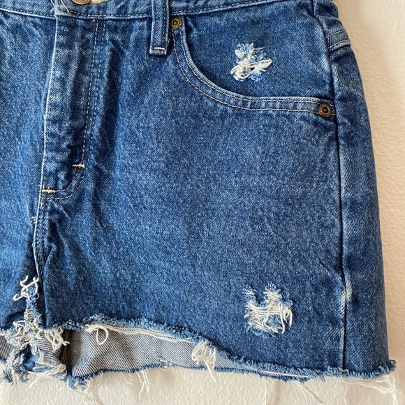 3/$30 | Lee Riders Shorts 🤩🤩 - Picture 4 of 4